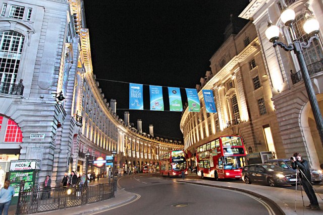 England-London-Piccadilly-Circus-Night